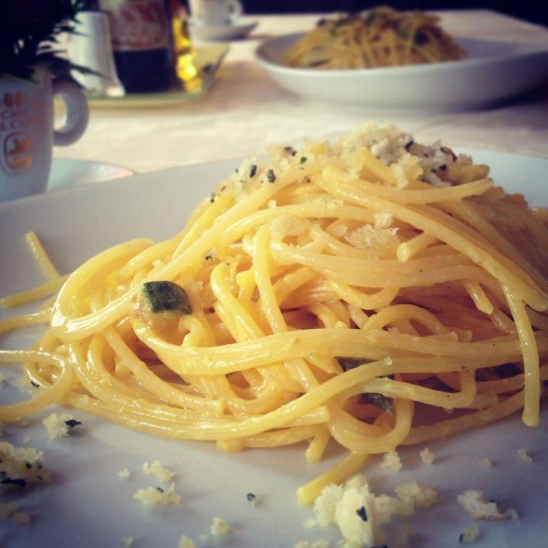 Hotel Italia 카르마뇰라 외부 사진